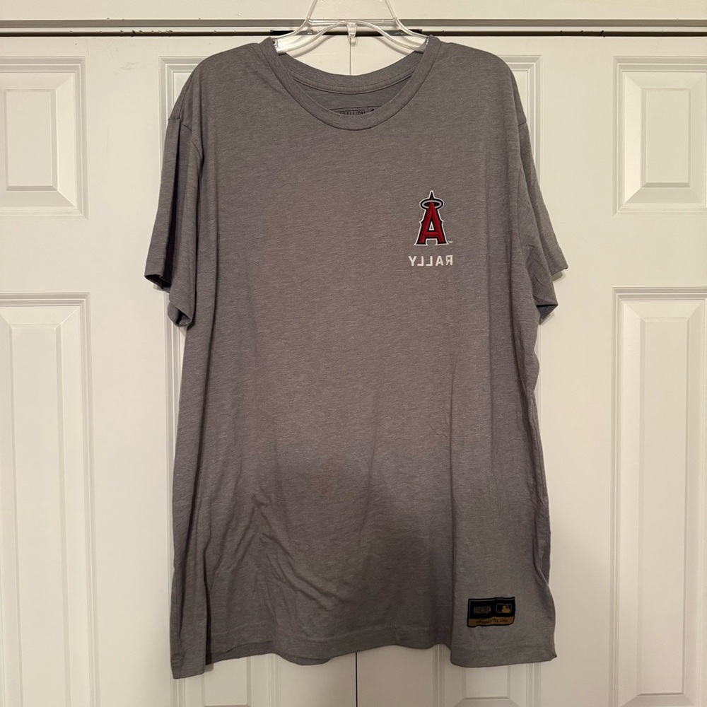 ⭐️ Gray Angels Short Sleeve Rally Tee